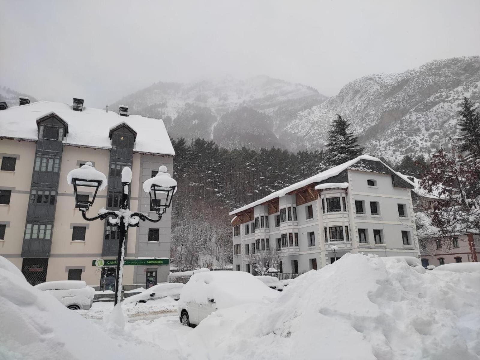 Collarada Avairent Estacion * Canfranc